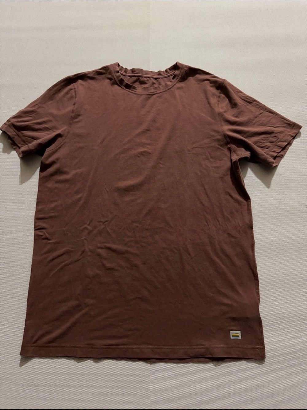 Vuori Men's Solid Brown Pima Cotton T-Shirt Sz L